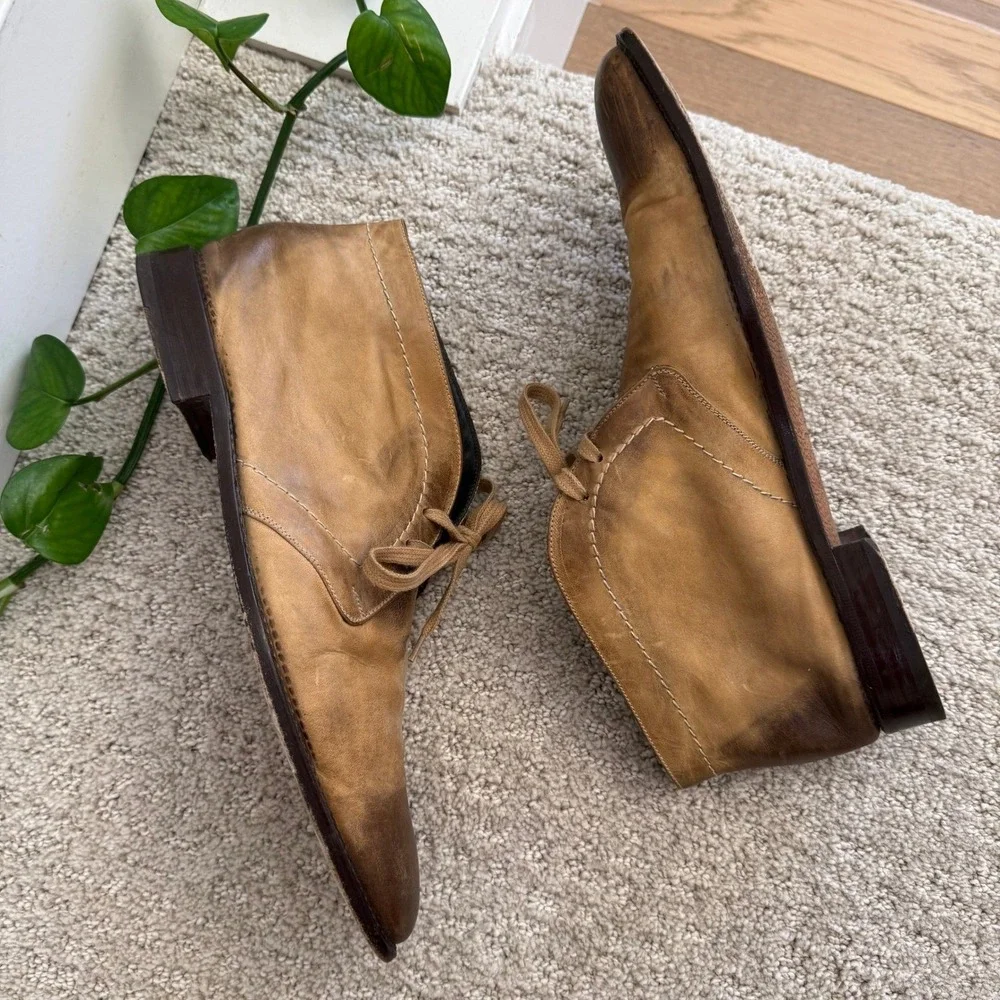 Doucals doucal leather